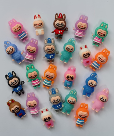 Лабубу с подвеской